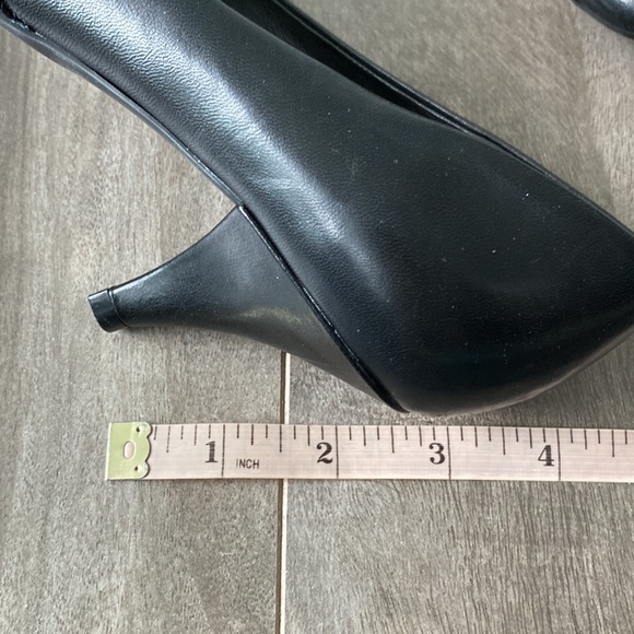 Women’s BCBGirls knotted black heels - Picture 9 of 10